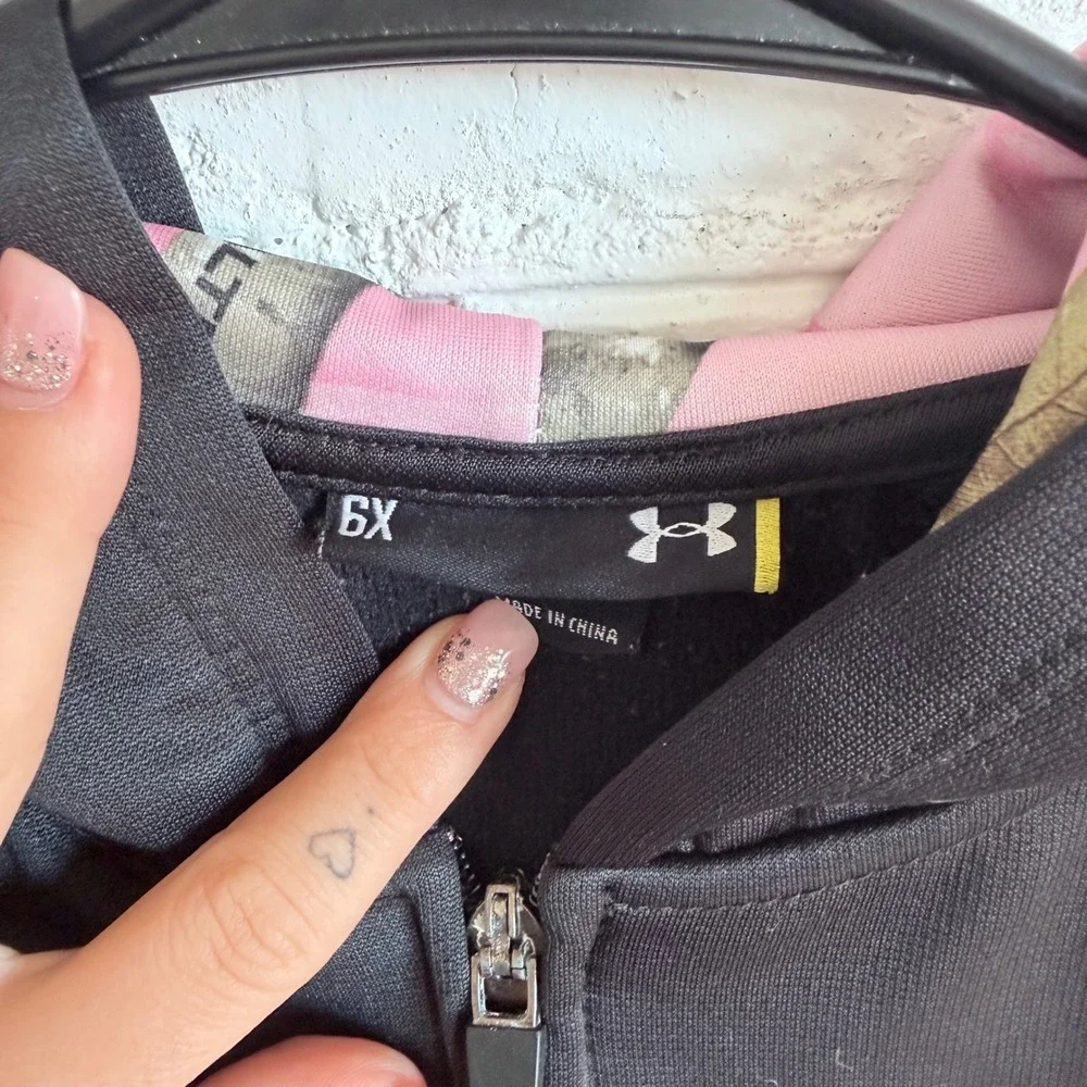 Under Armour Girls Youth Size 6X Black Pink Camo Zip Up‎ Hoodie Athletic